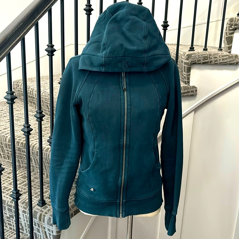 Lululemon green scuba